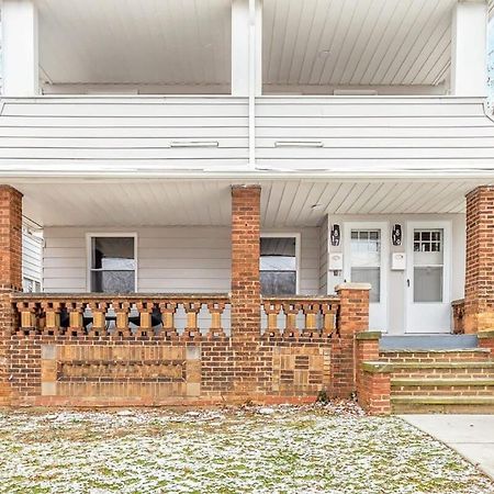 Newly Remodeled Apt, South Hills Old Brooklyn Area Cleveland Exterior photo