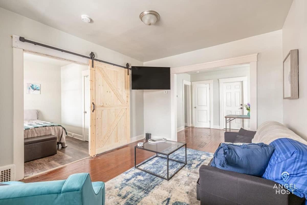Newly Remodeled Apt, South Hills Old Brooklyn Area Cleveland Exterior photo